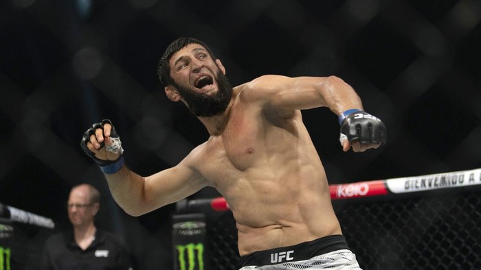 Khamzat Chimaev Raja Baru UFC Middleweight Dominasi Perdana yang Menggemparkan Dunia