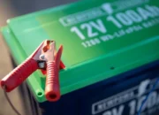 Rahasia Tersembunyi Aki Mobil Awet 4 Trik Jitu yang Wajib Diketahui Pengemudi