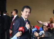 Roy Suryo Cs Tersangka Fitnah Ijazah Jokowi: Drama Politik Memanas, Ada Apa?