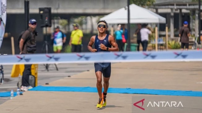 Yakin dan Pratiwi Triathlon Indonesia Raih Emas Ganda SEA Games 2025