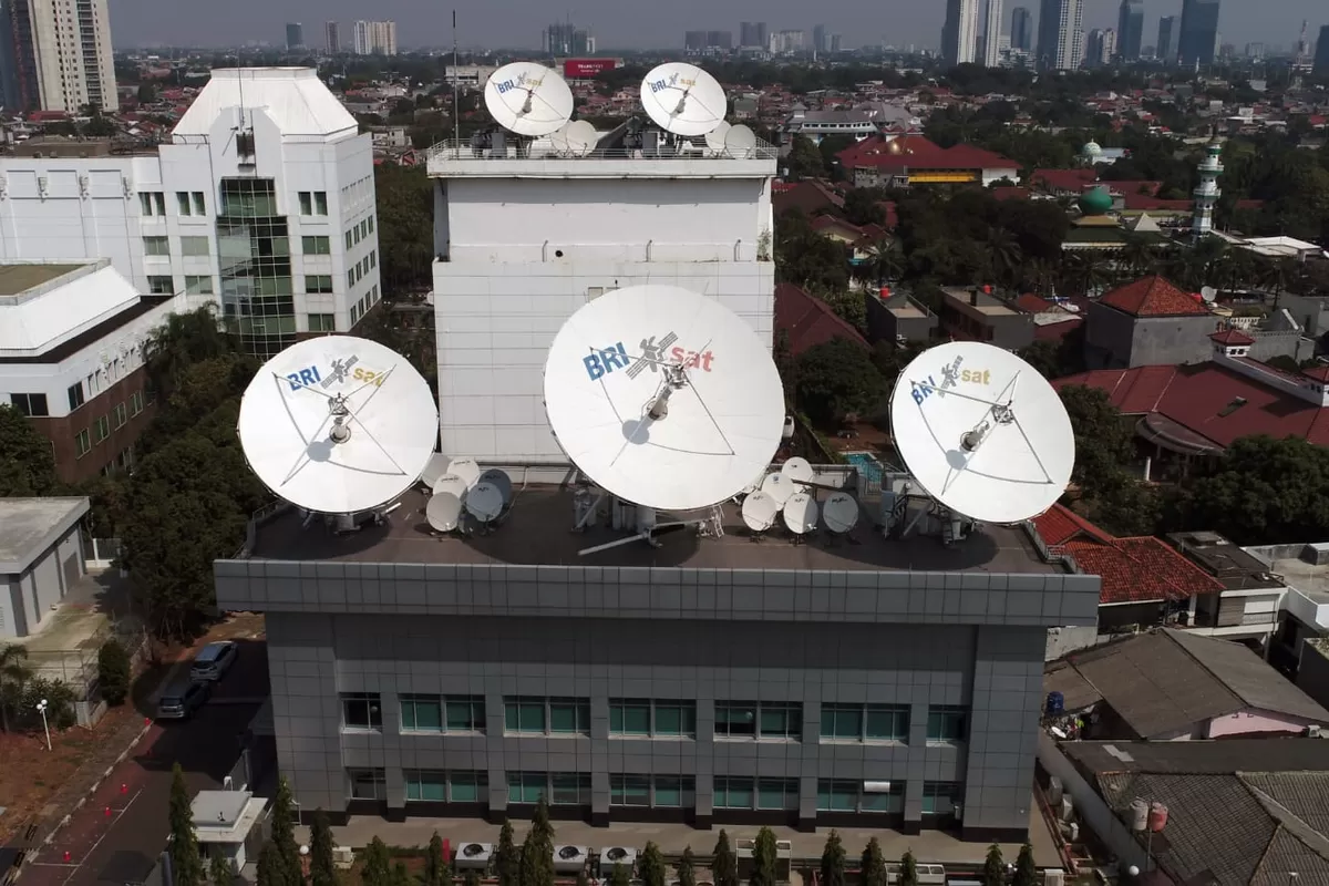 Banjir Lumpuhkan Komunikasi Satelit BRIsat Selamatkan Layanan Perbankan BRI