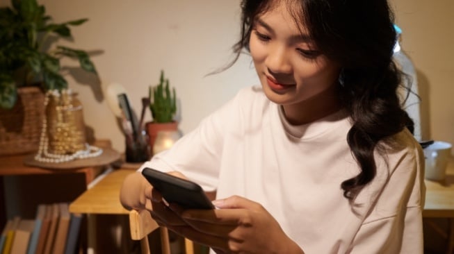 Rahasia Cuan Online 9 Cara Hasilkan Uang dari HP Tanpa Perlu ke Kantor