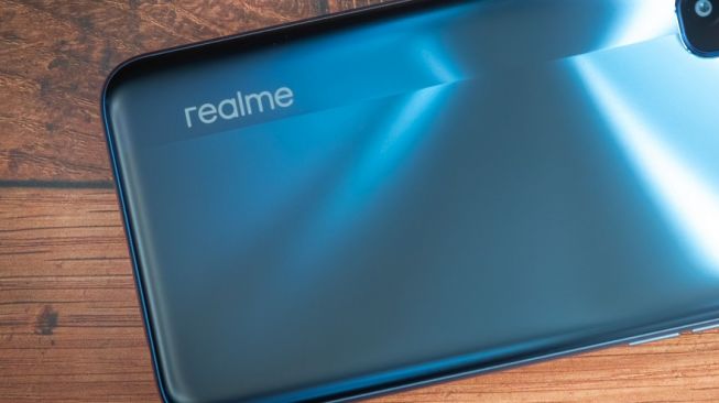 Realme Siapkan HP Baterai Raksasa 10001 mAh Gebrak Pasar Gawai Indonesia