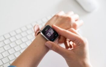Smartwatch Baterai Awet Berhari-hari: Rekomendasi Terbaik dengan Aplikasi Selalu Aktif 10 Smartwatch Baterai Awet Berhari hari Rekomendasi Terbaik dengan Aplikasi Selalu Aktif